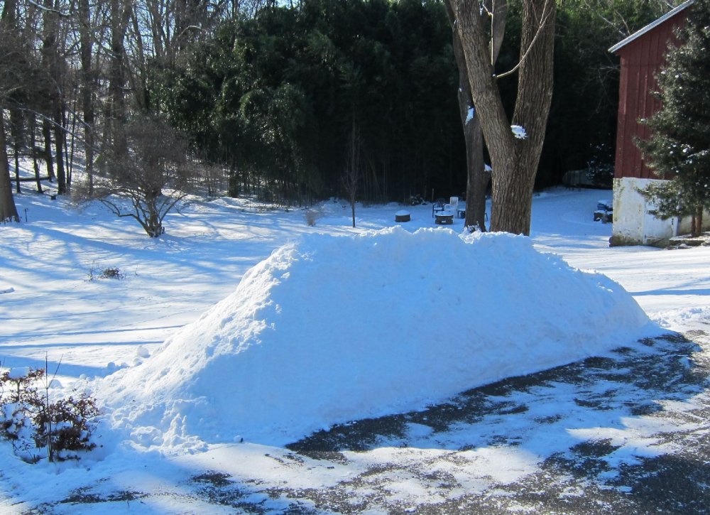 Snow-Pile-1-08-17.jpg