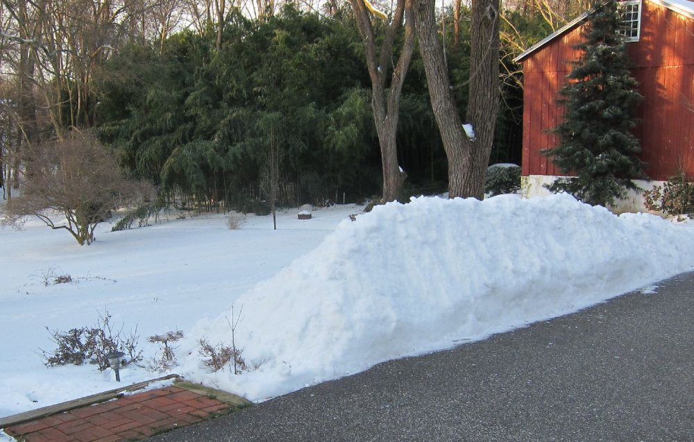 Snowpile-3-15-17.jpg