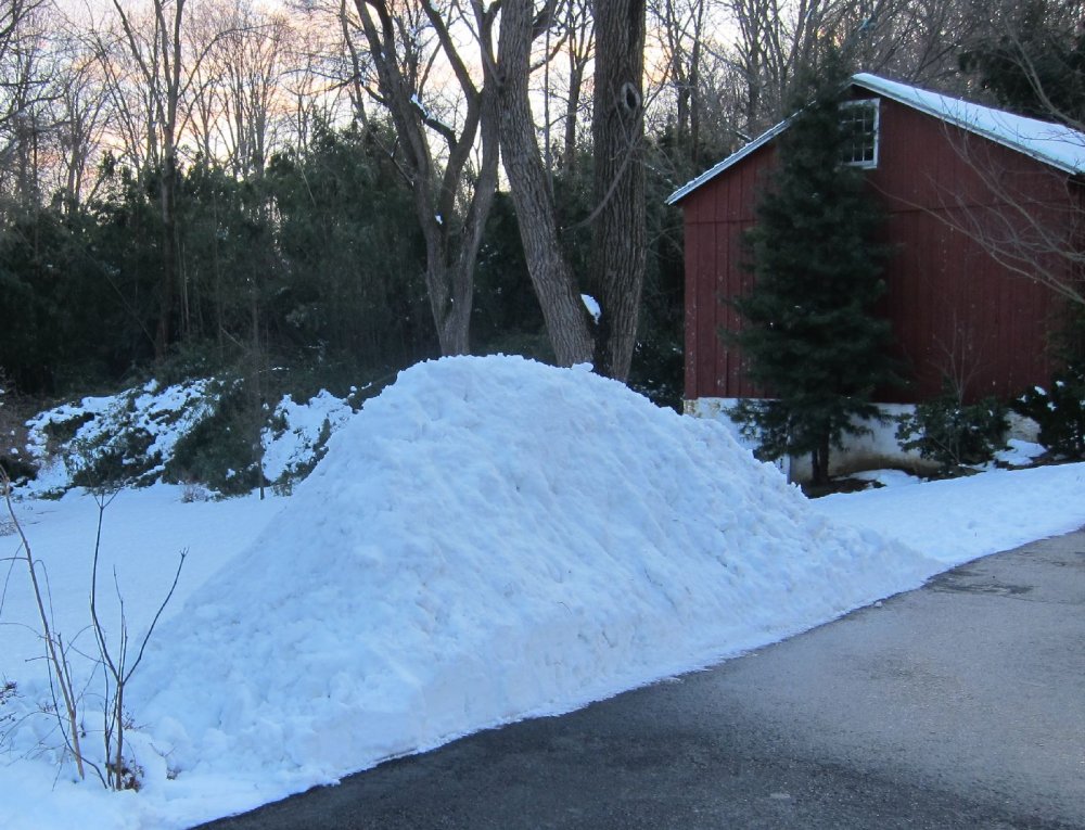 Snow-pile-3-08-18.jpg