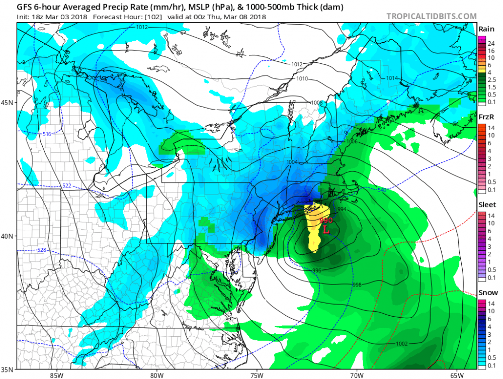 gfs_mslp_pcpn_frzn_neus_17.png