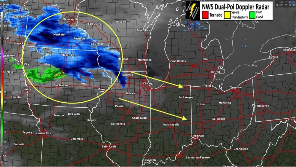 947 PM Satellite 950 PM Radar.JPG