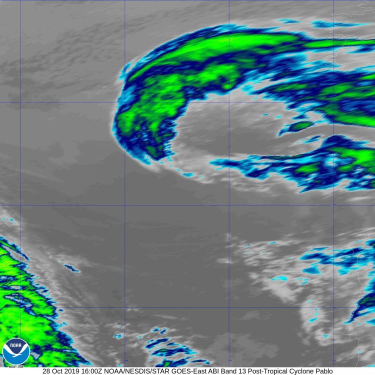 20193011600_GOES16-ABI-FL-13-AL182019-2000x2000-1218pm-longwave-ir-10282019.jpg