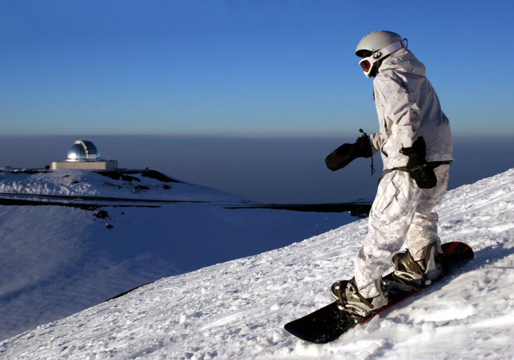 hawaii-skiing-and-snowboarding-mauna-kea.jpg