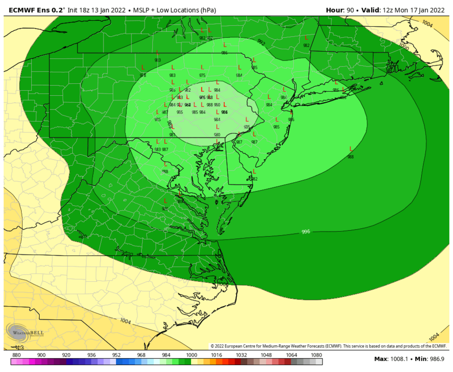 ecmwf-ensemble-avg-ma-mslp_with_low_locs-2420800.png