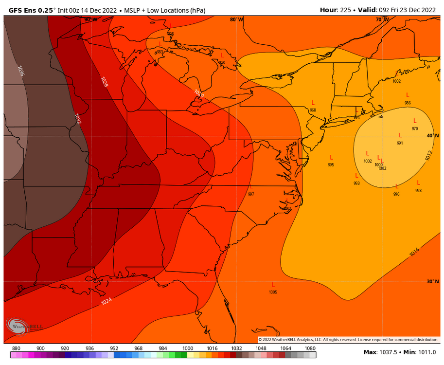 gfs-ensemble-all-avg-east-mslp_with_low_locs-1786000.thumb.png.7ad33e1ae4927e8a96a24f65bbb171ff.png
