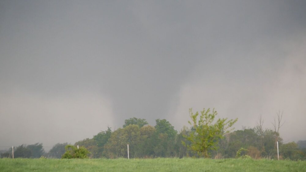 tornado2.thumb.JPG.1dd59ae2a7c151ee6d43641cf6c9880a.JPG