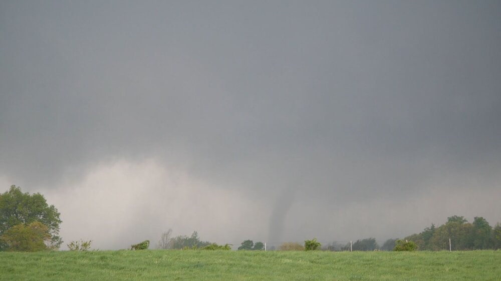 tornado4.thumb.JPG.8f6cbfbb726829d3dd27a9fcab5e6ceb.JPG